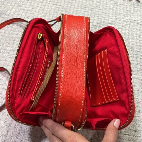 DOONEY & BOURKE CAMERA PEBBLED GRAIN ITALIAN LEATHER CROSSBODY Red/Orange - Picture 7 of 16